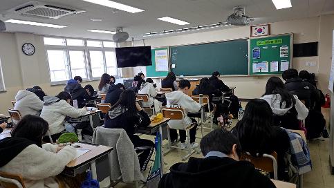 2,3학년 진로표준화 검사 및 해석 프로그램 진행